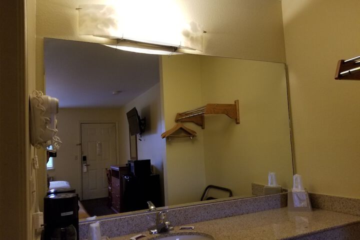 Bathroom sink