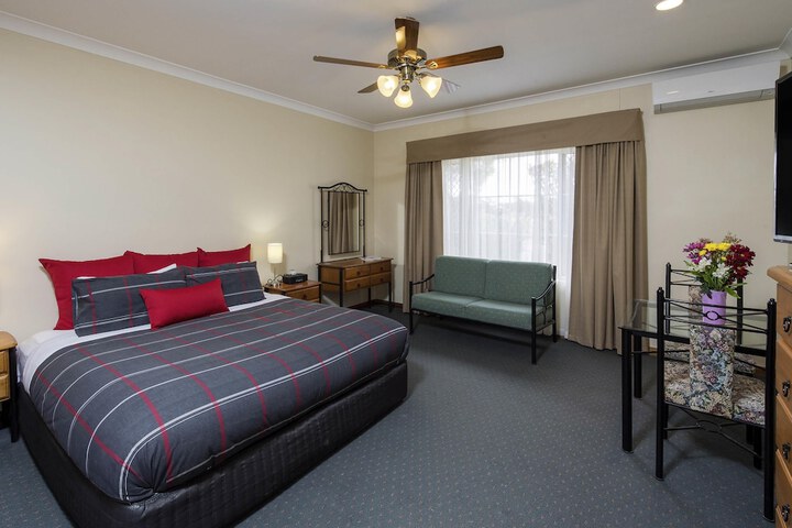 Room 25 of 73