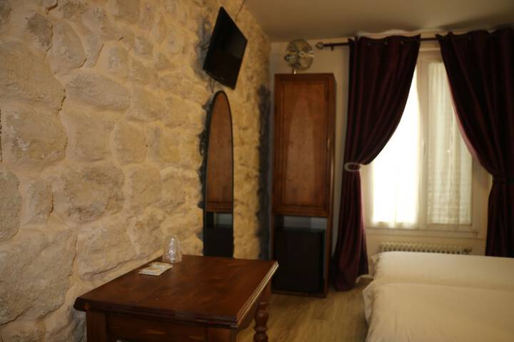 Room 21 of 52