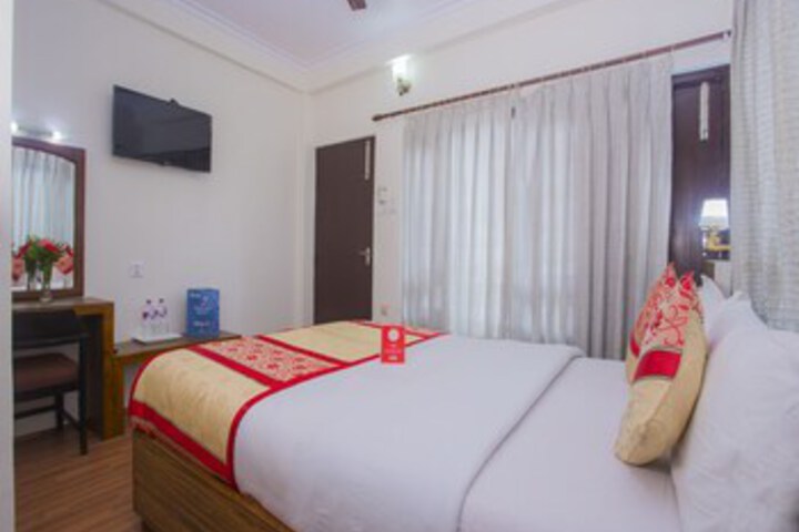 Room 11 of 24