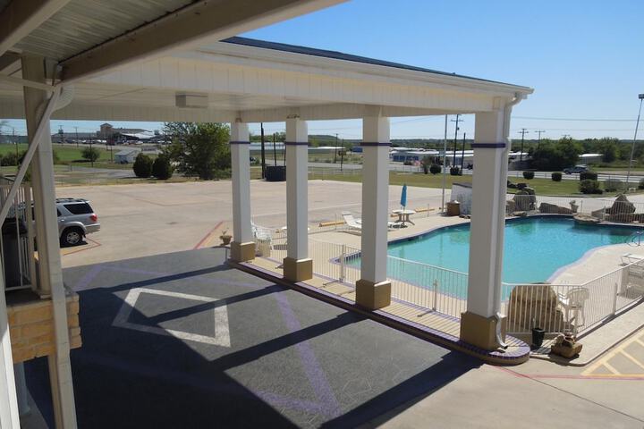 Hotel with Pool