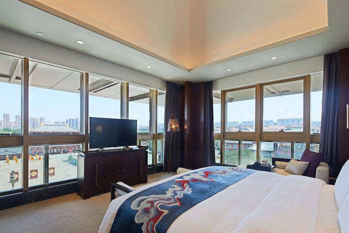 Room 21 of 93