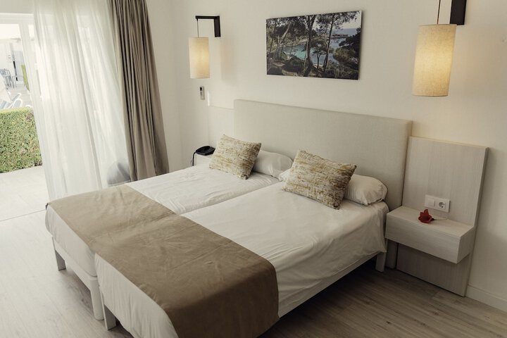 Room 6 of 38