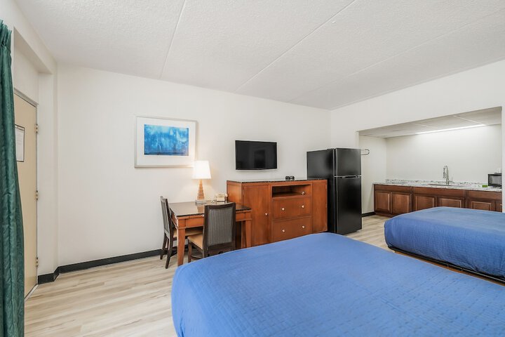Studio 2 Queen Beds Kitchenette (4 of 18)