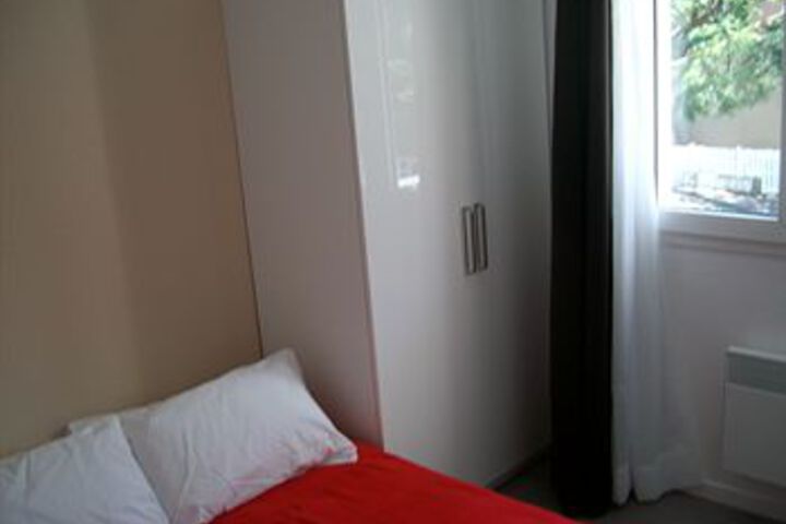 Room 9 of 22