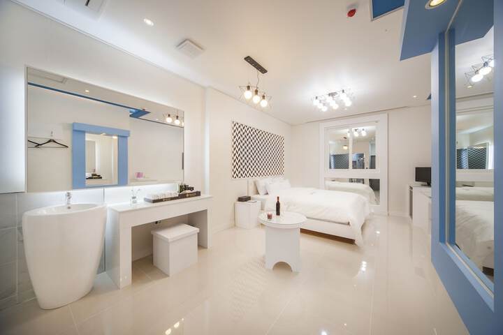 Room 7 of 49