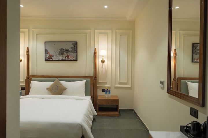 Room 45 of 117