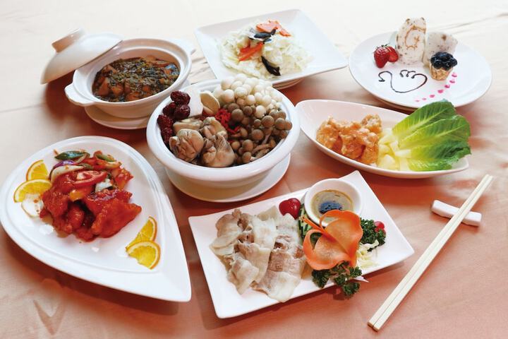 Dining 55 of 73
