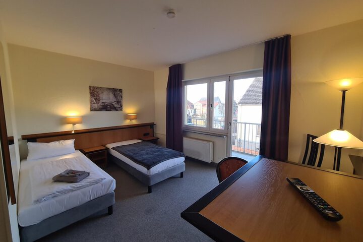 Room 13 of 82