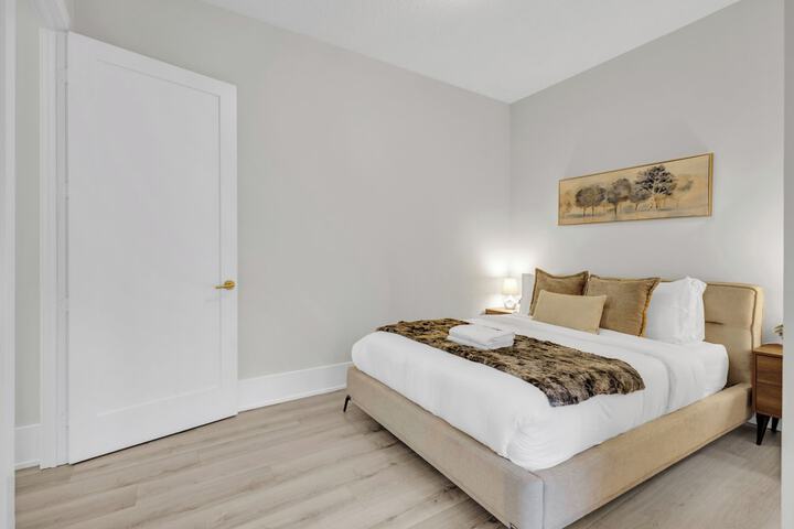 Room 100 of 448