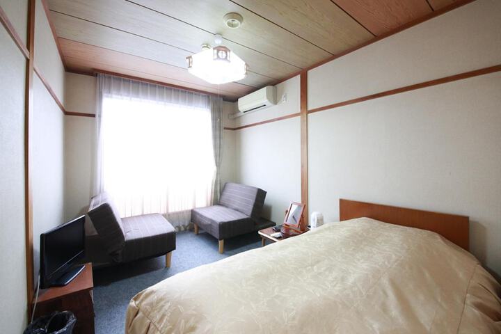 Room 15 of 107