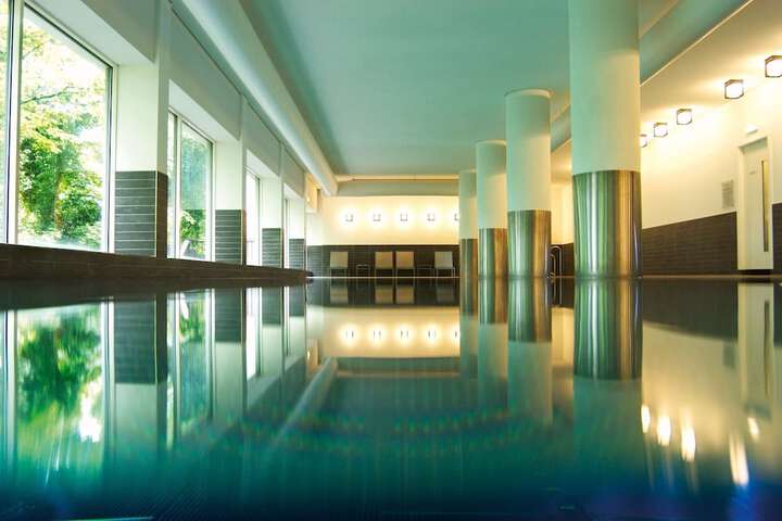 Hotel Pool