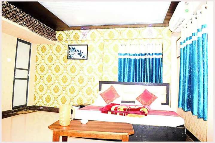 Room 7 of 28