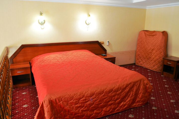 Room 22 of 115