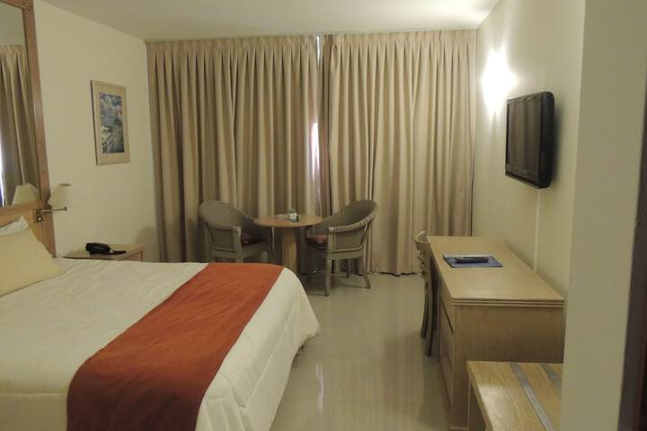 Room 13 of 66