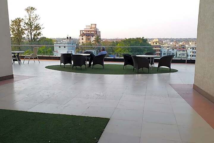 Photo 10
