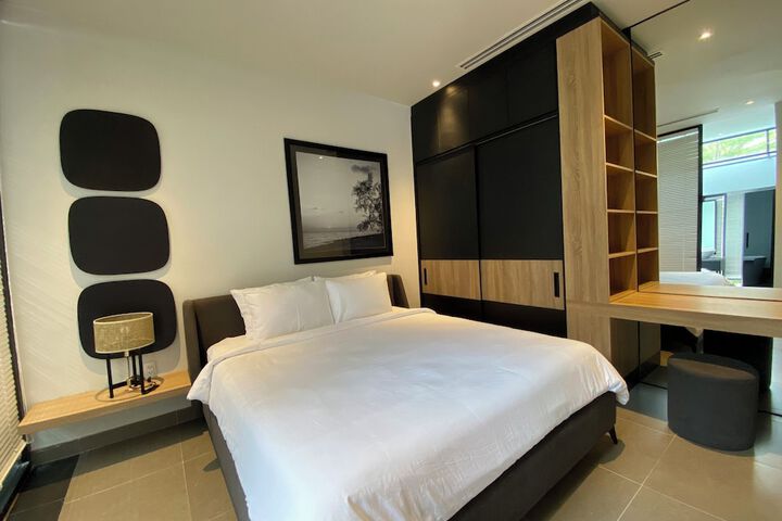 Room 11 of 145