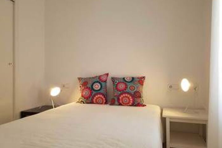 Room 4 of 12