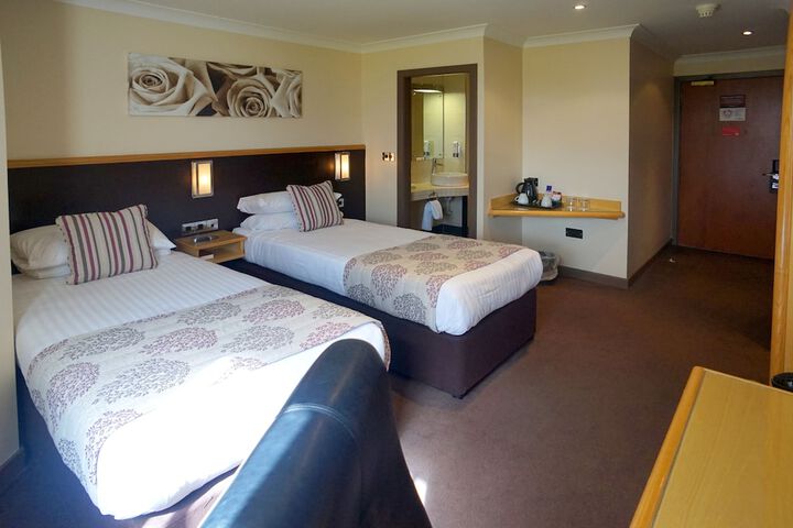 Room 8 of 43
