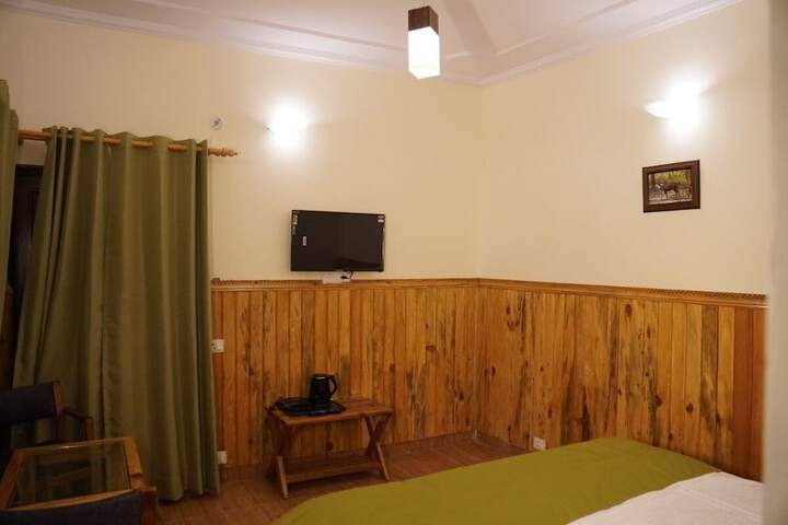 Room 6 of 112