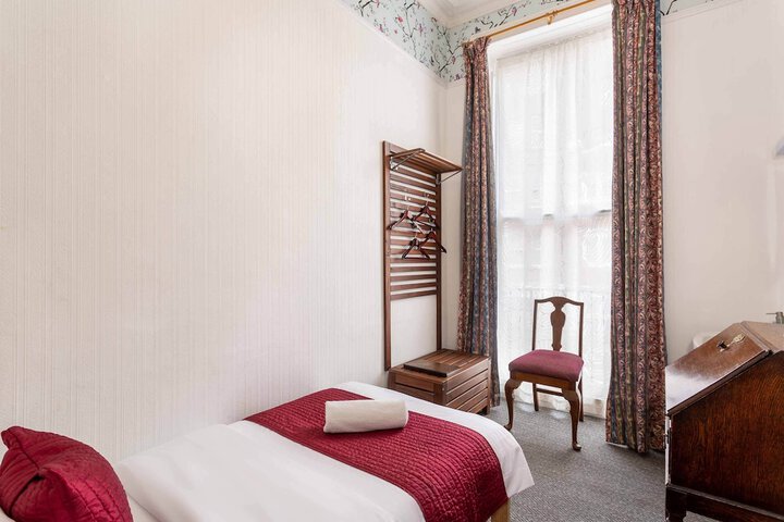 Room 46 of 125