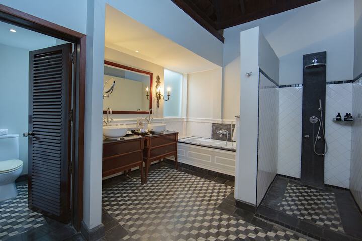 Room 27 of 50