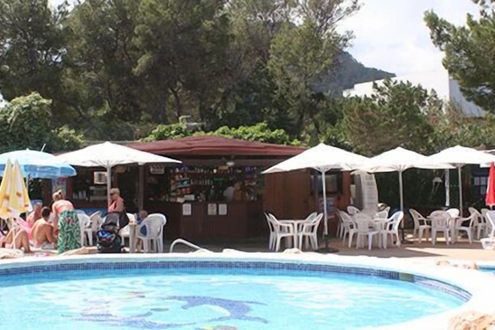 Hotel with Pool