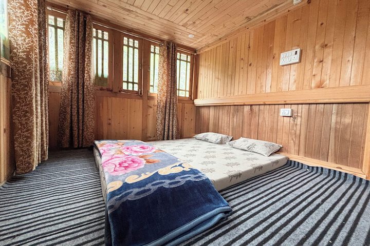 Room 5 of 27