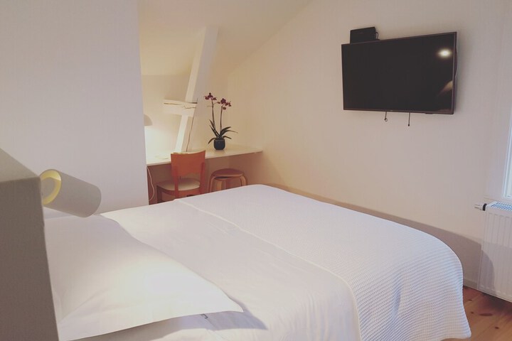 Room 7 of 23