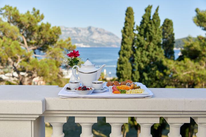 Dining Photos