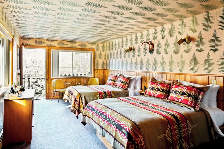 Room 33 of 82