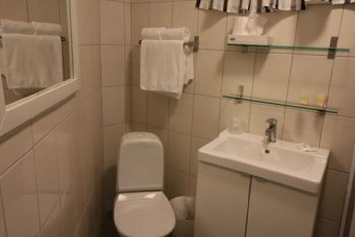 Room 7 of 67