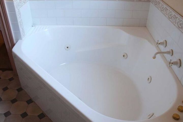 Hot Tub 24 of 25