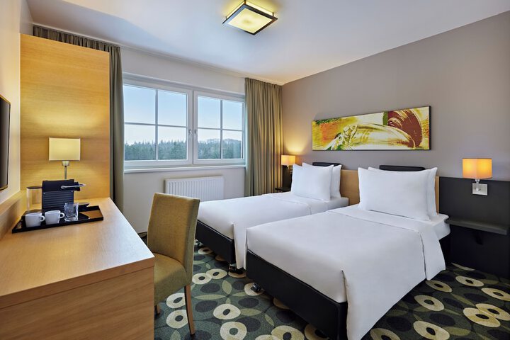 Room 6 of 38