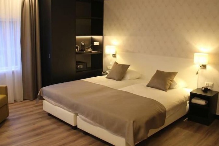 Room 29 of 63