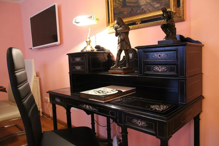 Room 2 of 12