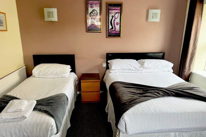 Room 8 of 27