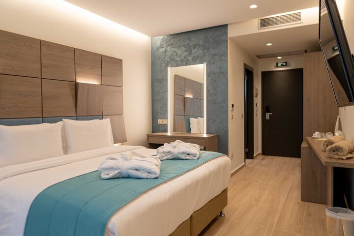 Room 17 of 38