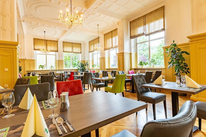 Dining Photos