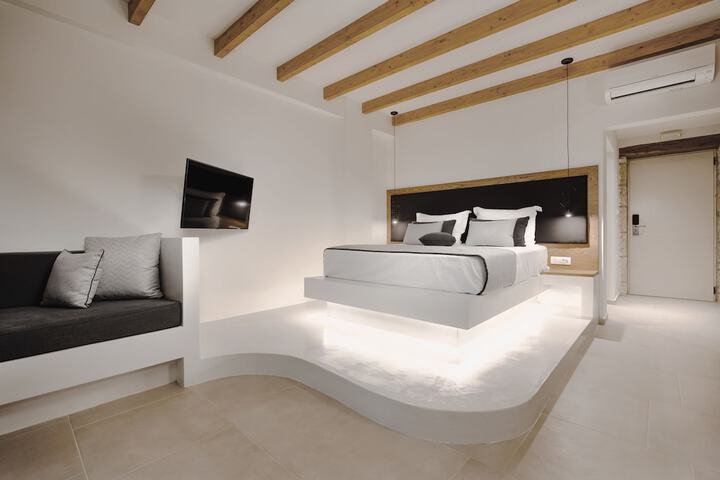 Room 16 of 140