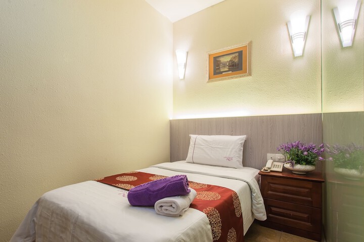 Room 5 of 27