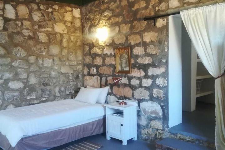 Room 49 of 85