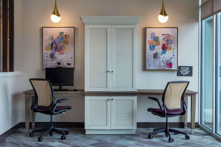 Business Center 52 of 61