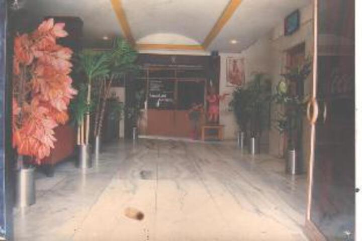 HOTEL SAMRAT INTERNATIONAL