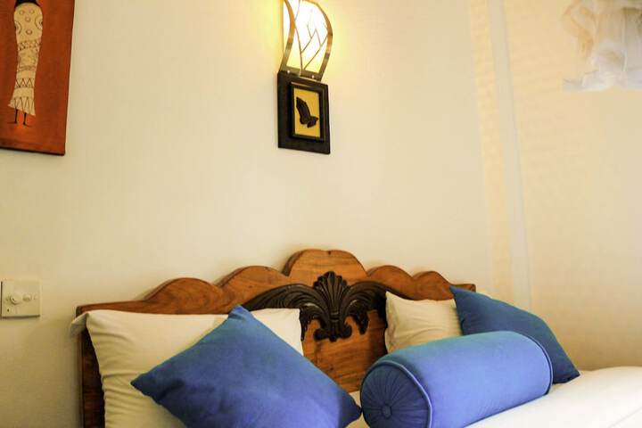 Room 5 of 13