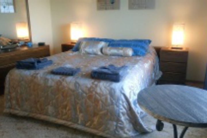 Room 210 of 407