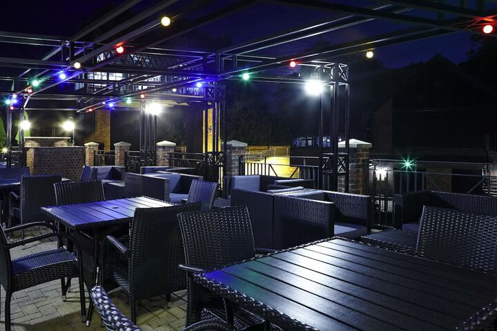 Lounge 73 of 86