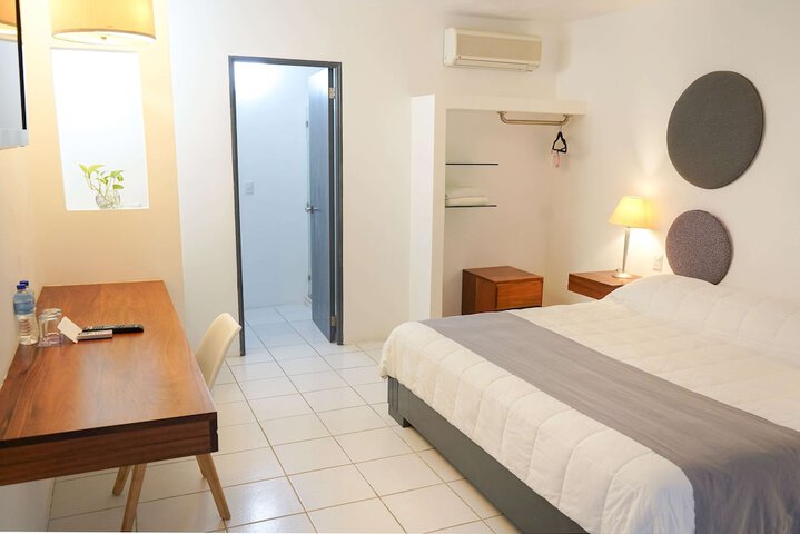 Room 16 of 37
