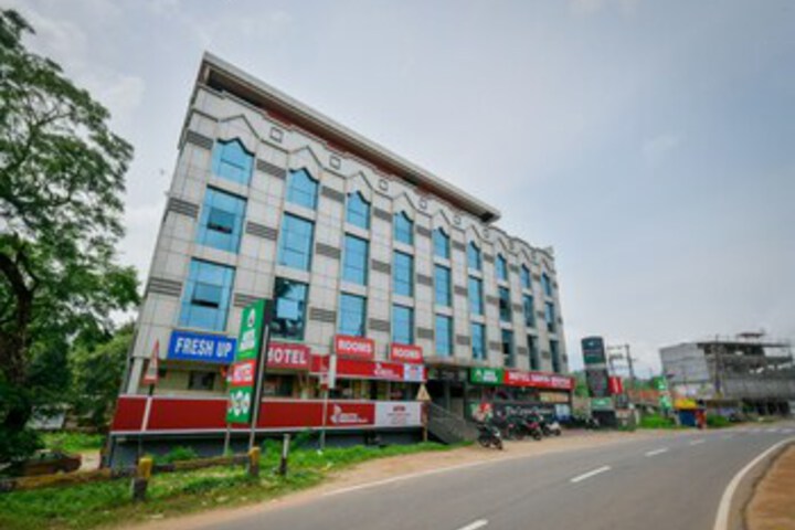 OYO 15226 Crystal Residency