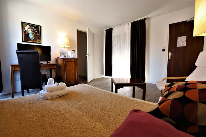 Room 12 of 46